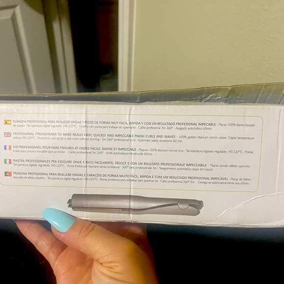 NWOT Twist straightening iron - Picture 6 of 12